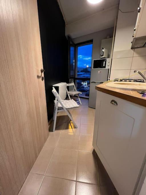 Studio Downtown Apartment Bukares Bagian luar foto